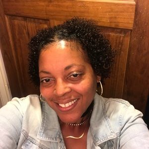 Meet your Posher, Crystal